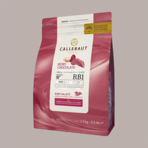 2,5 Kg Cioccolato di Copertura Rosa Naturale RUBY RB1 in Bottoni Callebaut
