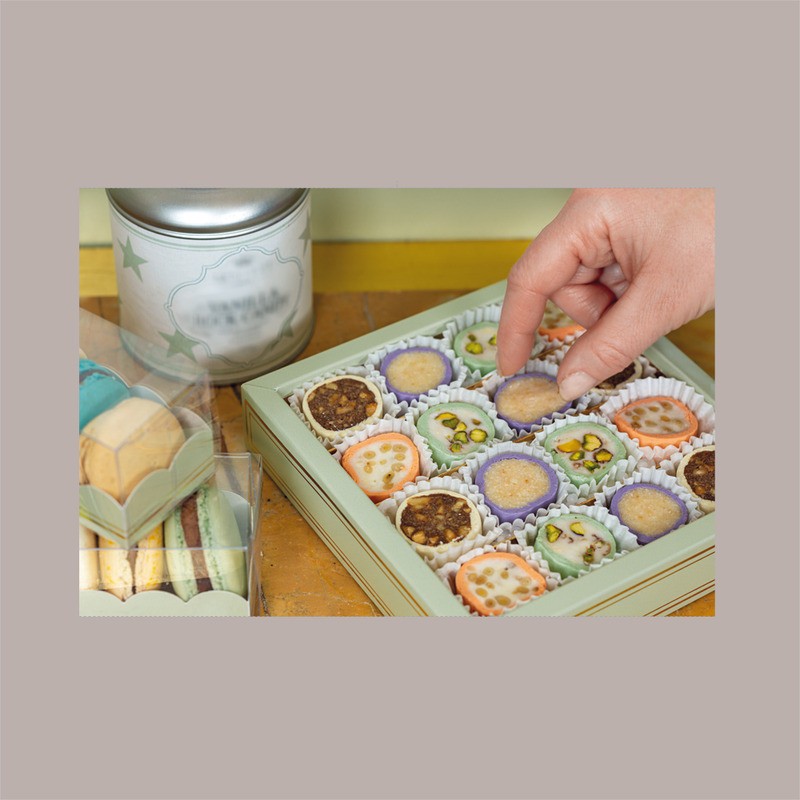 Scatola Porta Paste Dolci in Cartoncino grafica Spot Marrone 24x16H6 cm 20 Pezzi [fa3d7847]