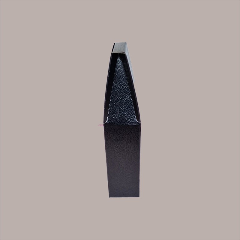 Scatola Astuccio Porta 1 Bottiglia 750  ml Vino Riesling in Cartoncino Nero grafica effetto pelle 90x90H410mm [78f5cad5]