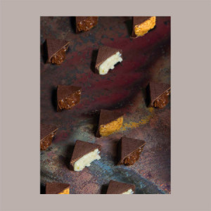 10 Scatola Porta Cioccolatini Carta Oro Effetto Pelle 145x145H35 mm [acf25c4b]