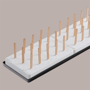 1 Pz Set 2 Stampi Kube 01 con 50 Stecchi in Legno e Vassoio Nero per Gelato Design Quadrato 20x20x20 mm [27f1f86a]