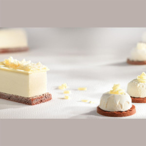 Surrogato Copertura al Cioccolato Bianco per Dolci in bottoni Callebaut 10 Kg [9105126f]