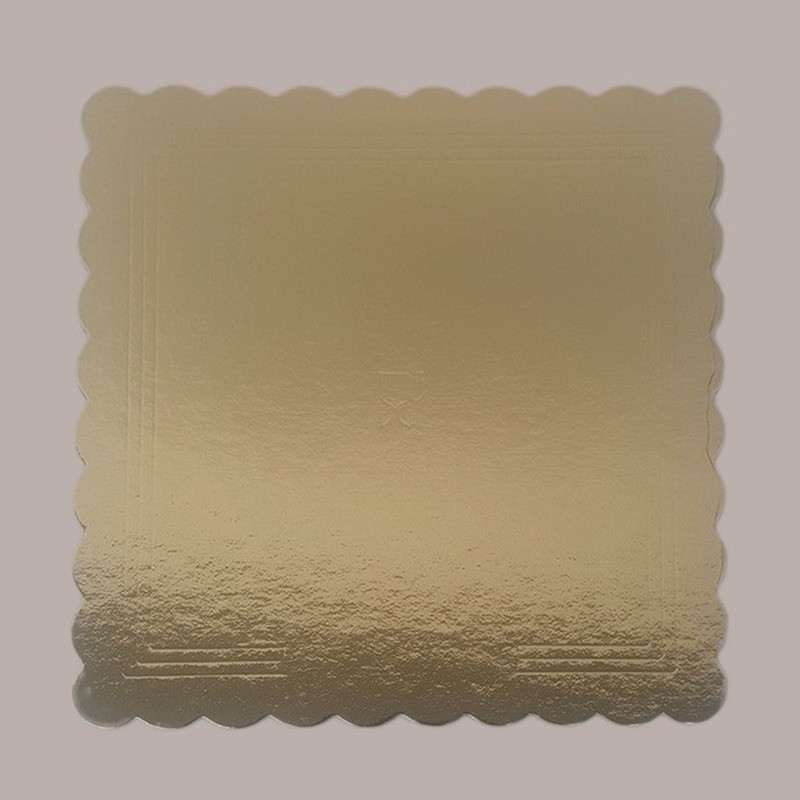 Sottotorta Vassoio Cartone Quadrato Bordo Smerlato Ala Oro Nero Usa e Getta 22x22 cm 10 Kg [4946ec95]