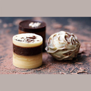 Cioccolato Bianco di Copertura 35% in Pastiglie DOMORI 1 Kg [0e28362a]