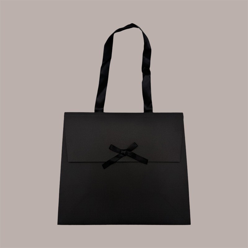 Borsa Carta Chiusura Velcro Nera con nastro in raso 24+11x21 cm 10 Pezzi [9fff6fdb]