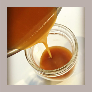 Topping al Gusto di Amaretto Salsa Doloce per Gelato Yogurt Dessert Bigatton 1,2 Kg