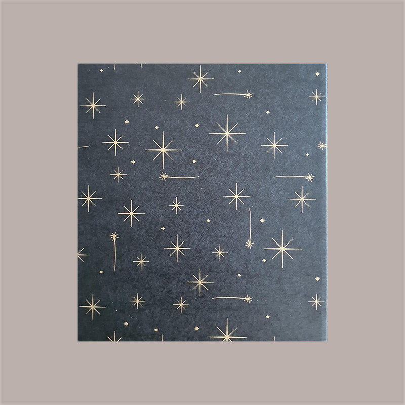 Scatola per Confezione Regalo Natale Porta Panettone Bottiglia Valigetta Piccola Cartoncino Nero grafica Stelle Oro 2 [3b88bc53]