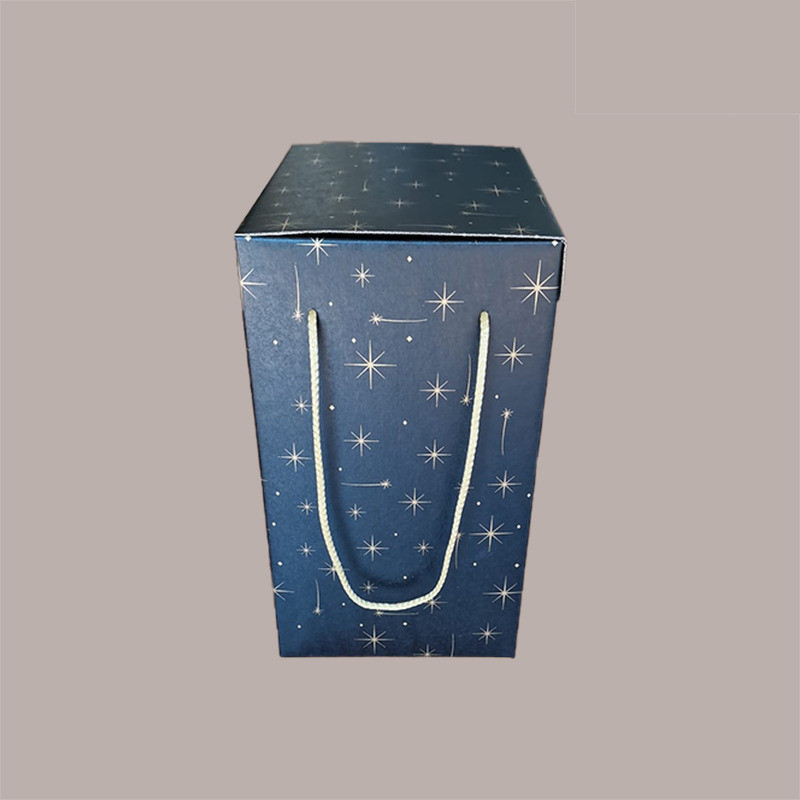 Scatola per Confezione Regalo Natale Porta Panettone Bottiglia Valigetta Piccola Cartoncino Nero grafica Stelle Oro S [40cfcc77]
